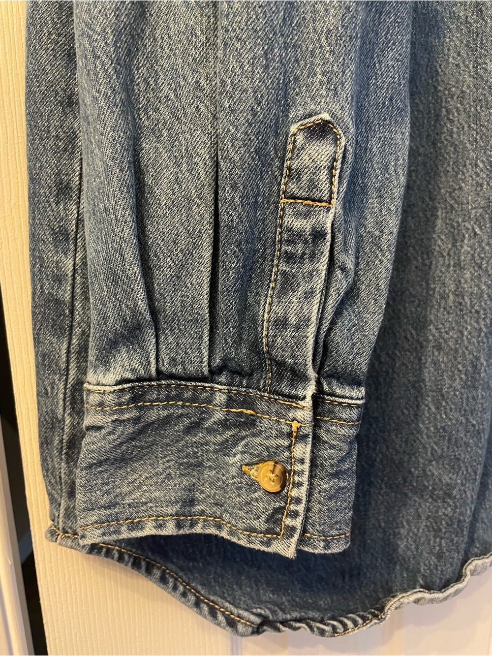 Women's Oversized Denim Button-Up Shirt - Picture 5 of 5